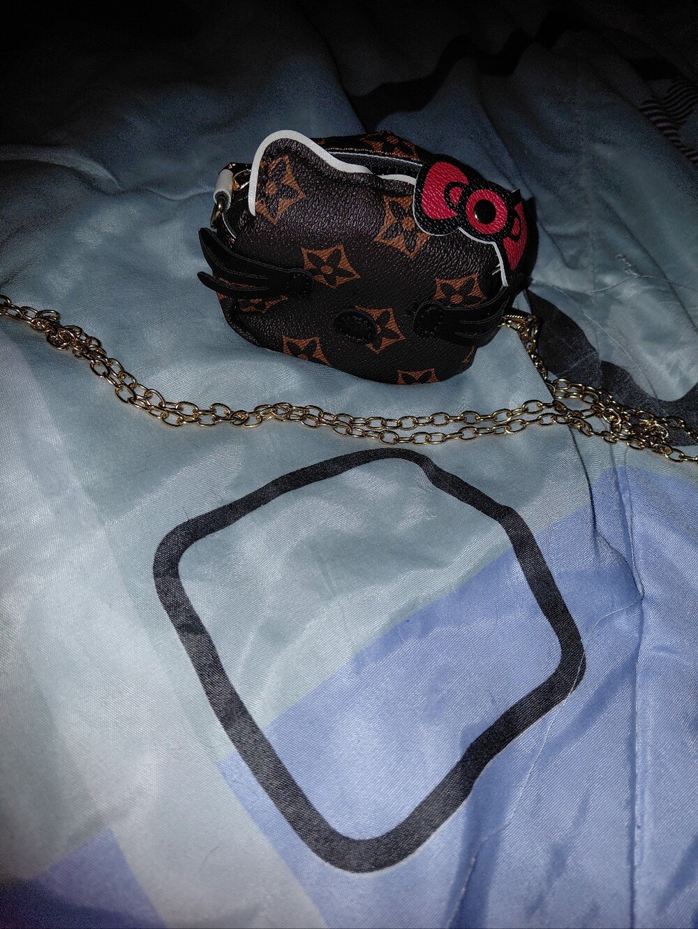 Mini Hello Kitty Cross Body - Picture 3 of 3